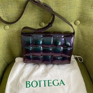 ON HOLD: Beautiful iridescent Bottega Veneta padded cassette!